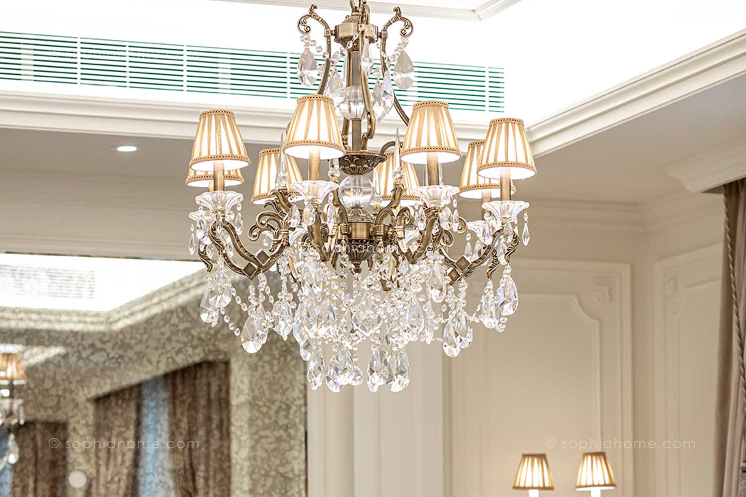 majlis-furniture-set-Classic-chandelier