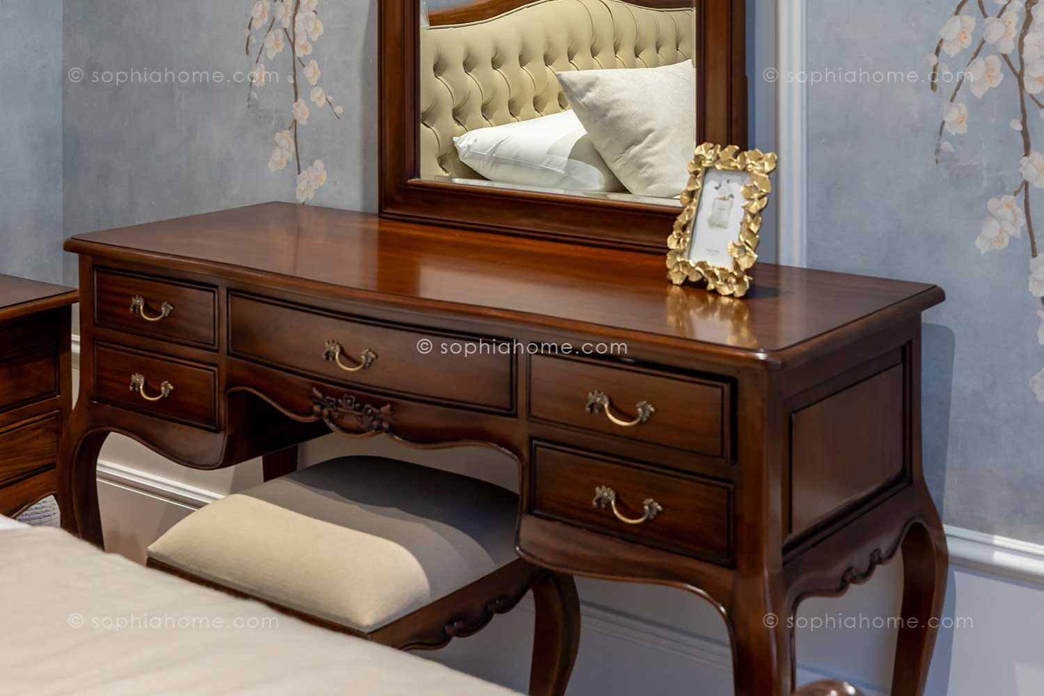 Bedroom-Furniture-Dresser-2