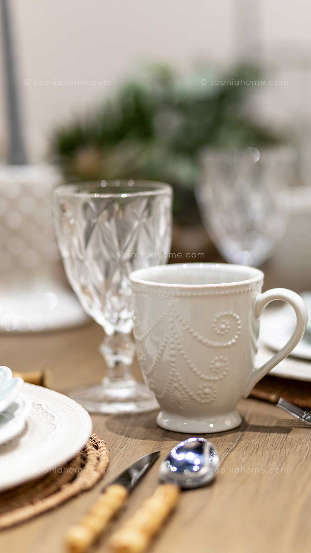 Dining-Room-Dinnerware-2