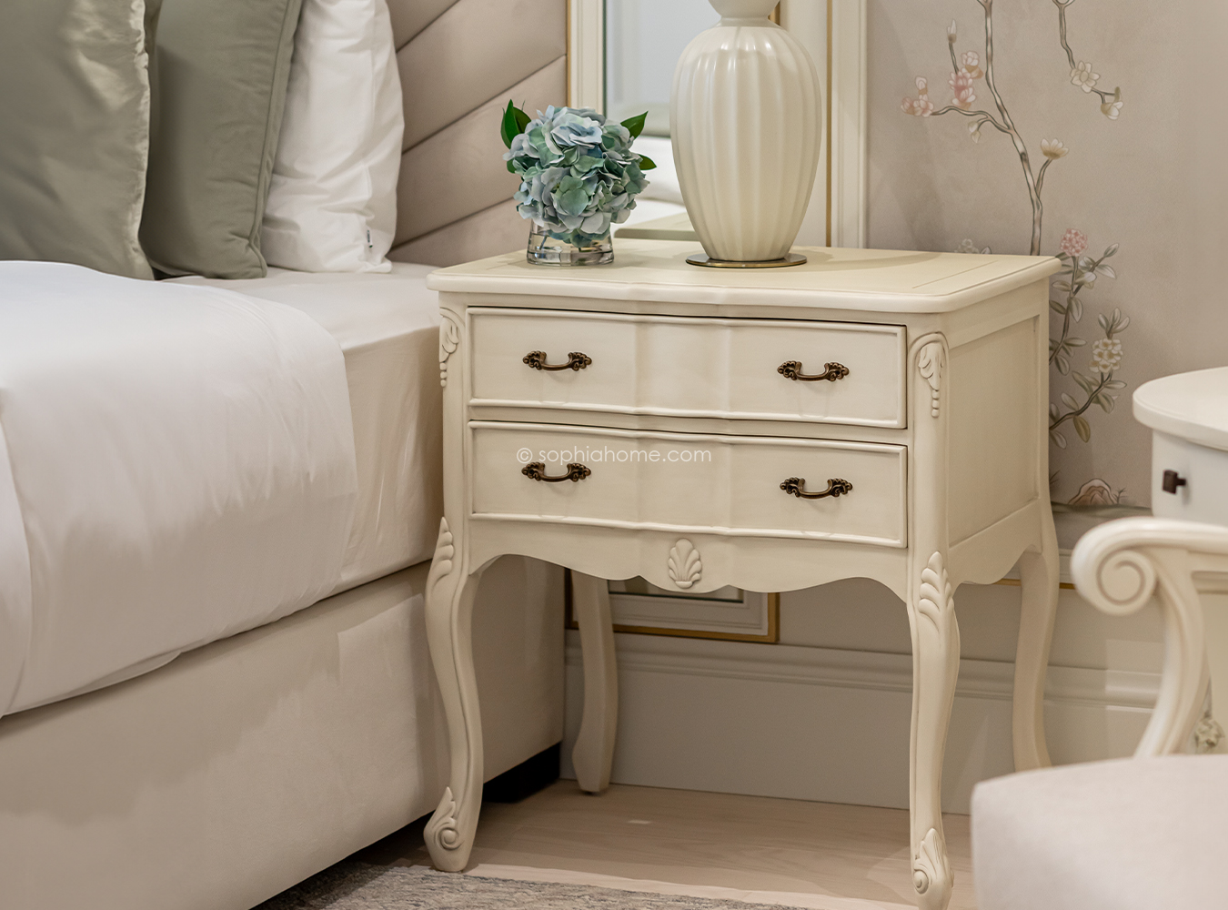 Yolanda Bedroom Furniture Set (2)